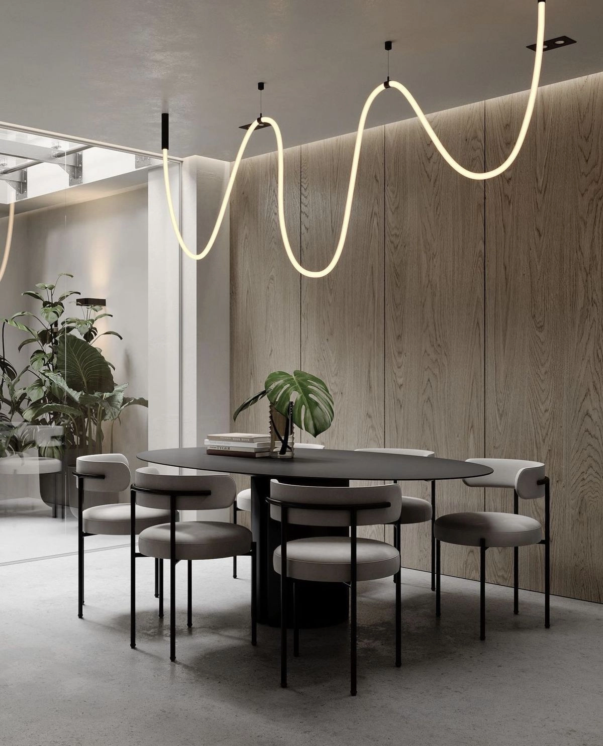 Restaurante con Luz Natural y Vegetación